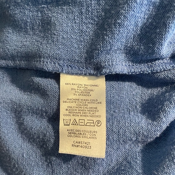 Loft Woman’s Blouse Top** Bin 3 - Picture 4 of 4